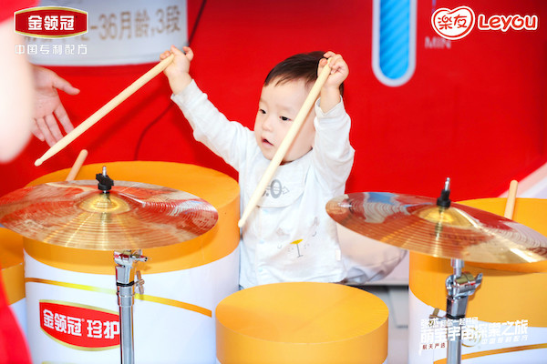 金领冠航天主题嘉年华欢乐来袭 “华语LIVE王”张杰惊喜亮相分享“带娃秘籍”