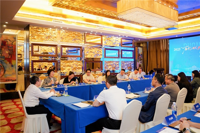2025“万亿城央”新质商业联盟重庆大会圆满举行，共绘新质商业高质量发展新蓝图 ！