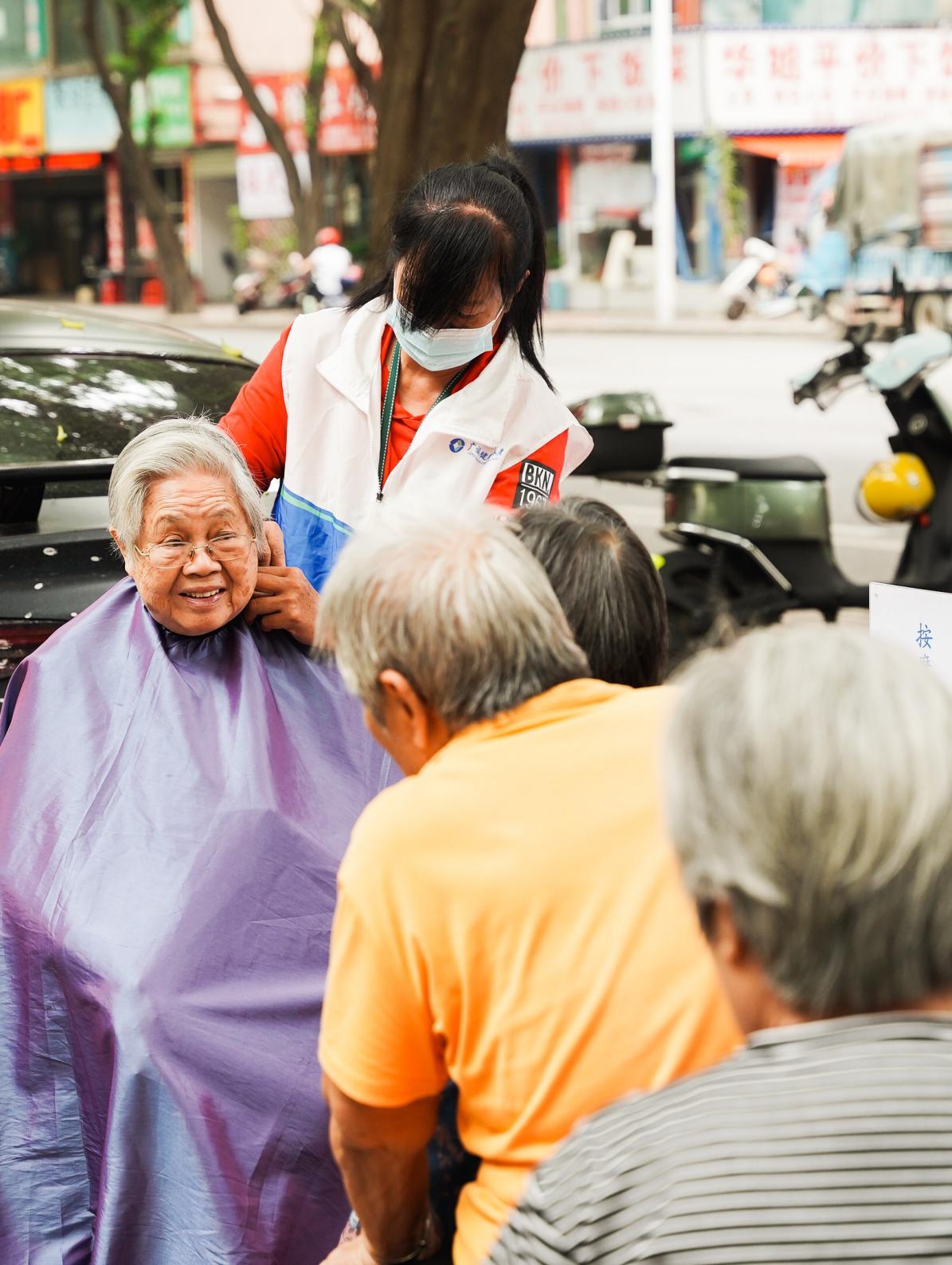 重阳节南宁这家食堂竟然有老人“搭子”局？！“老”有意思了！