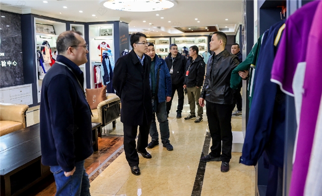 南京海关工业产品检测中心走访江苏派逊 精准服务促校服品牌发展