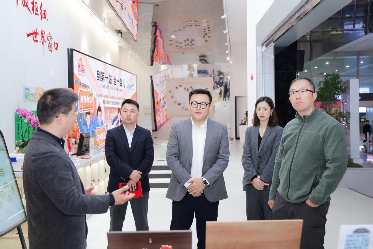 虹桥之星 璀璨焕新|虹桥枢纽沉浸式超级媒体矩阵重磅回归,荣耀启幕! 虹桥之星 璀璨焕新|虹桥枢纽沉浸式超级媒体矩阵重磅回归,荣耀启幕!