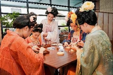 同派西安上演汉服“穿越”，集结潮趣社群开启升级“新趣”