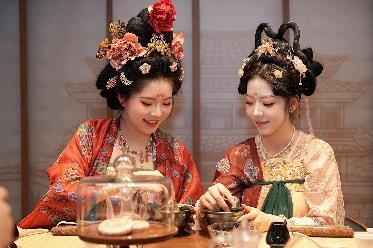 同派西安上演汉服“穿越”，集结潮趣社群开启升级“新趣”