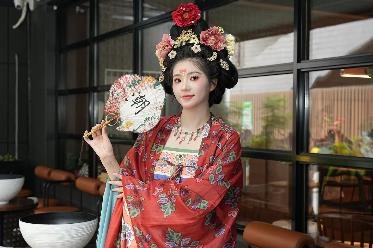 同派西安上演汉服“穿越”，集结潮趣社群开启升级“新趣”