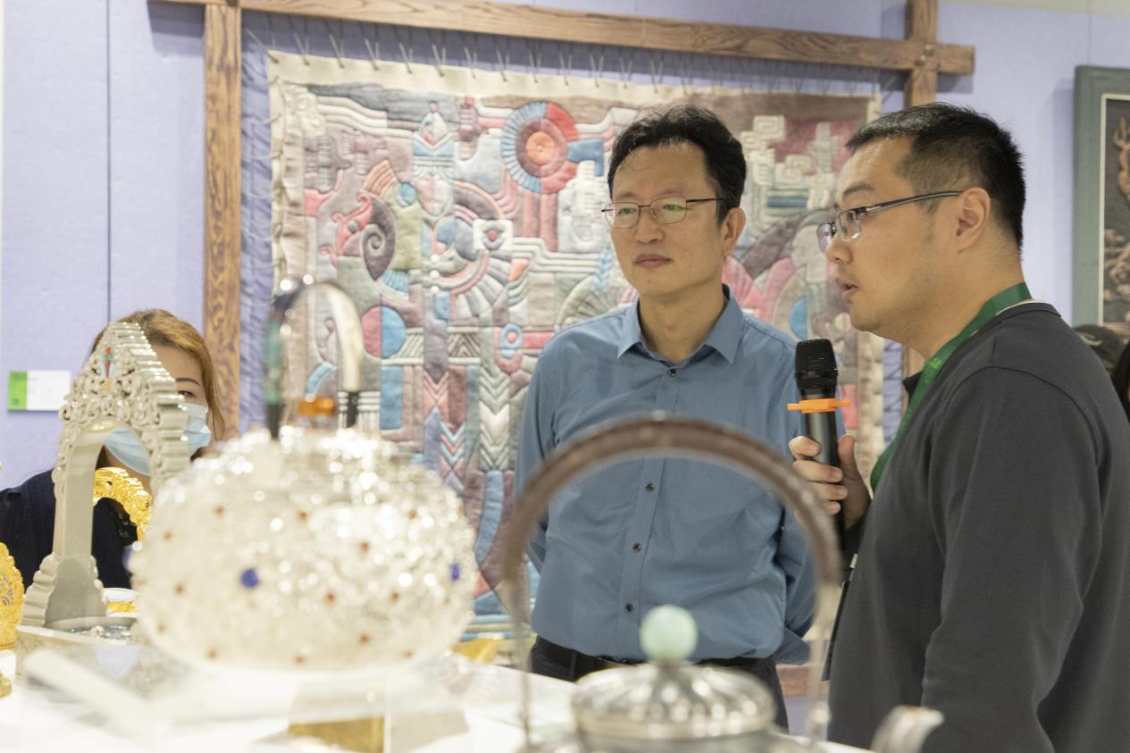 国家艺术基金共铸中华内蒙古特色工艺美术作品巡展成都站隆重开幕