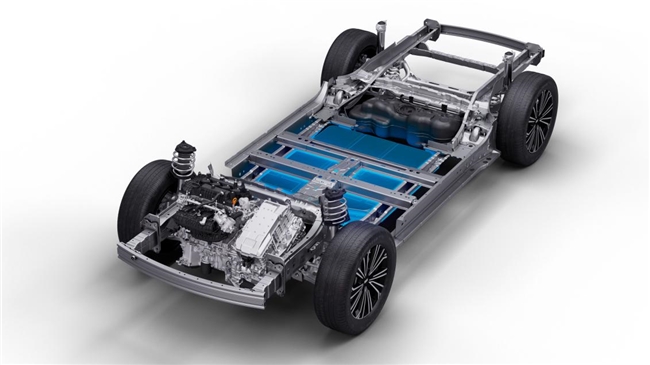 吉利银河星舰7 EM-i成功完成行业首个“油电同刺”挑战