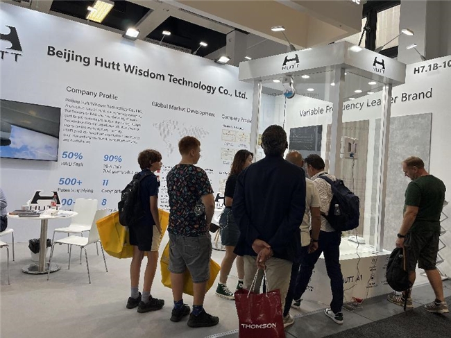 赫特C7擦窗机器人IFA2024震撼发布，彰显品牌创新力量 