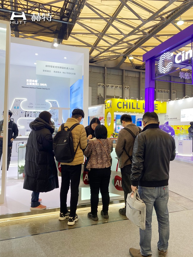 赫特AWE现场直击：年度新品首秀，以科技创新引领立面清洁革新