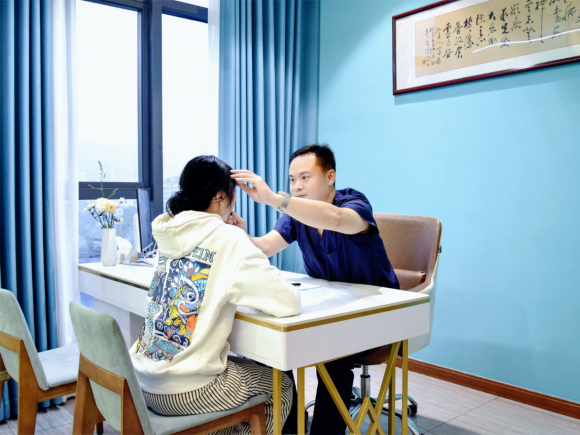 整形医生任志伟---轮廓美学之面部中轴线，打造完美的立体轮廓