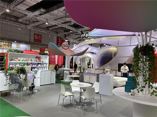 六届进博会“全勤生”——枫缇邀您共赴东方之约，美美与共！