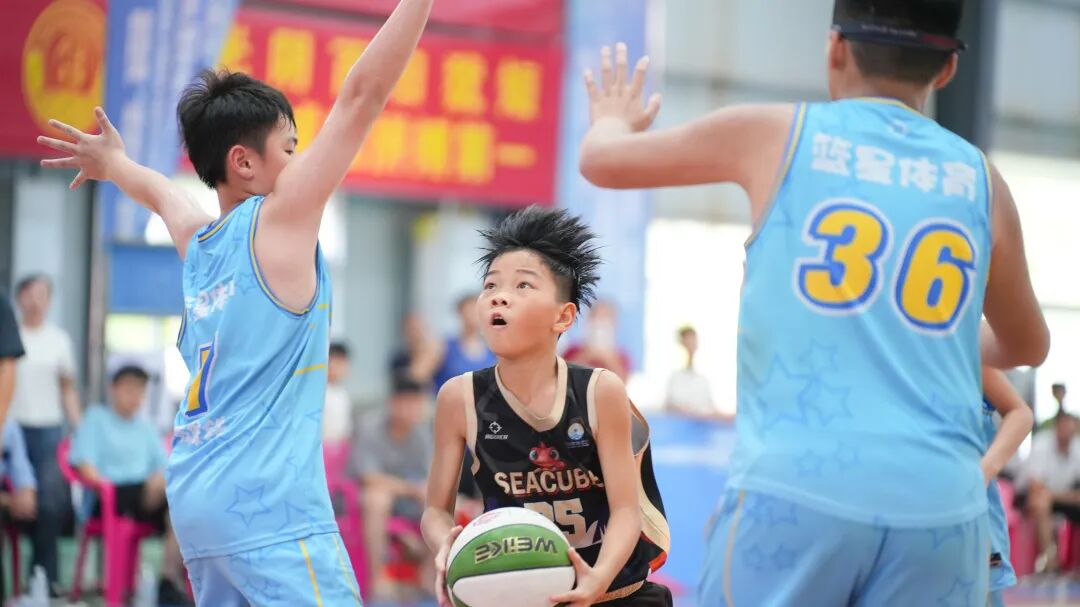 “奔跑吧·少年”2025至2026赛季CUYBL城市青少年篮球联赛（琼海站）暨琼海“海桂杯”篮球赛