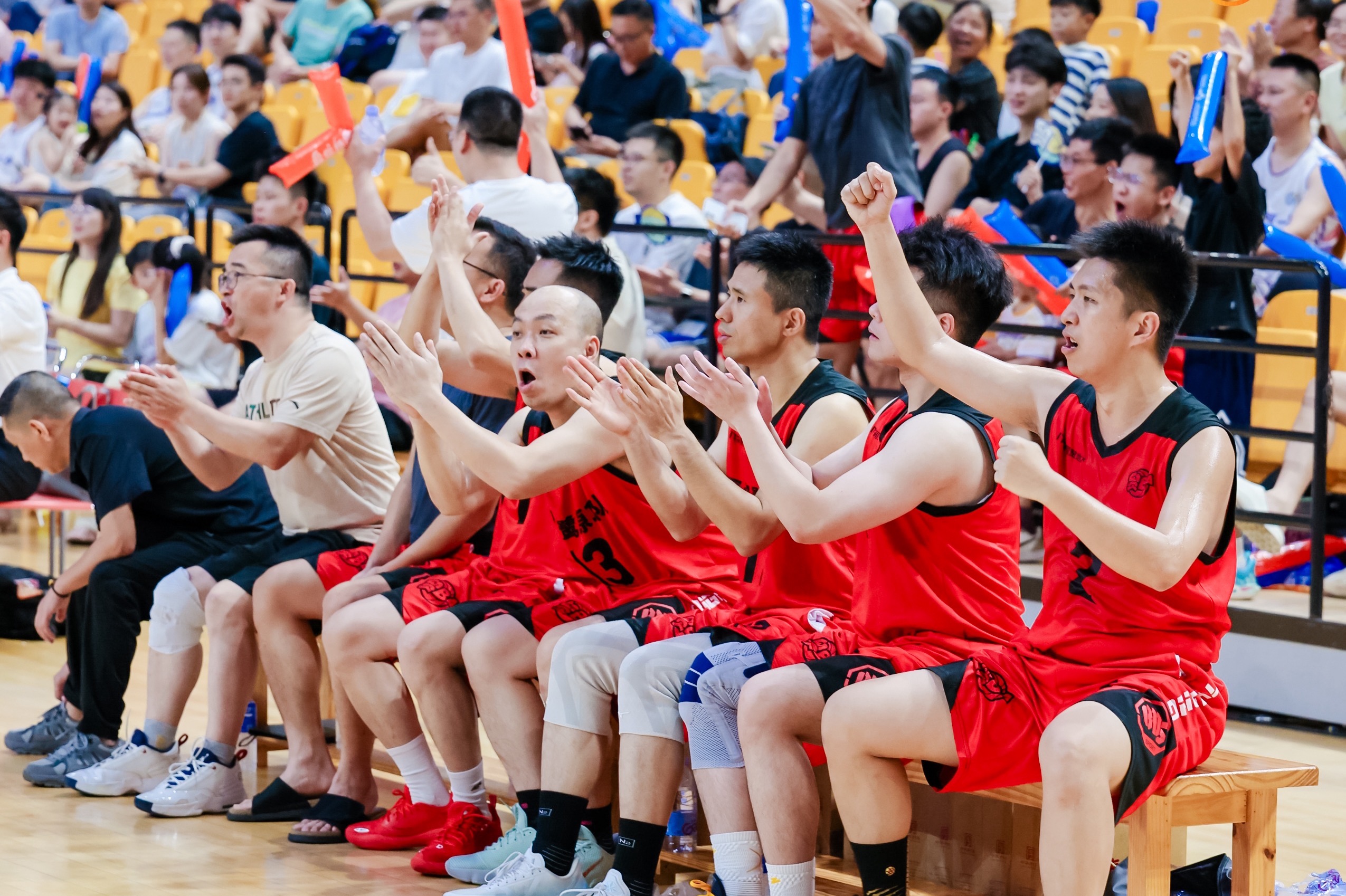 刘玉栋现身2026“贸BA”总决赛，“社区里的中国篮球”点亮邻里圈
