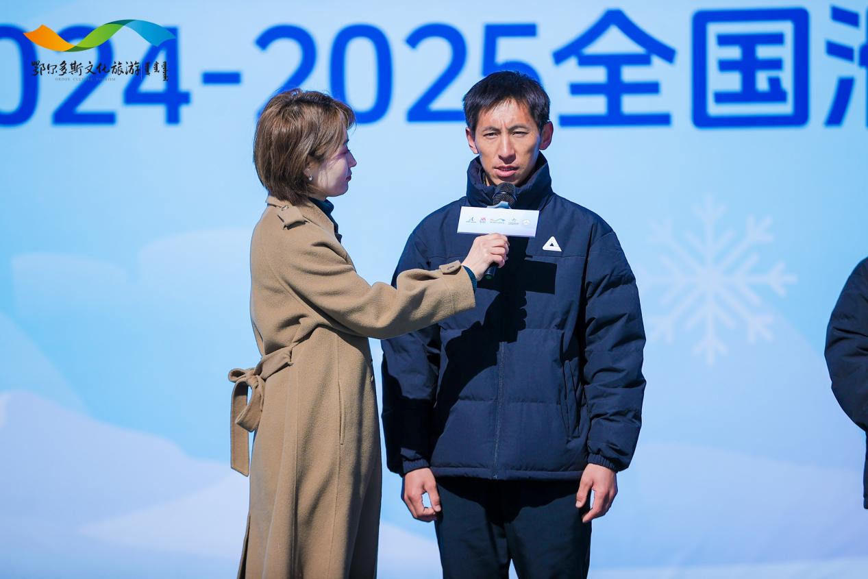 徒步、滑雪双定向 鄂尔多斯赛场激情飞扬